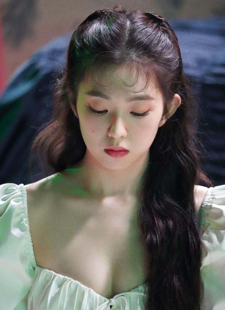 아이린 숨막히는 슴골 | 걸그룹연예인 | 일베저장소